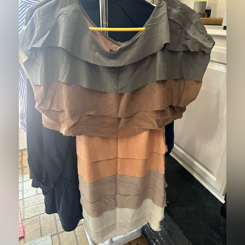 BCBG MAXAZRIA color blocked tiered dress